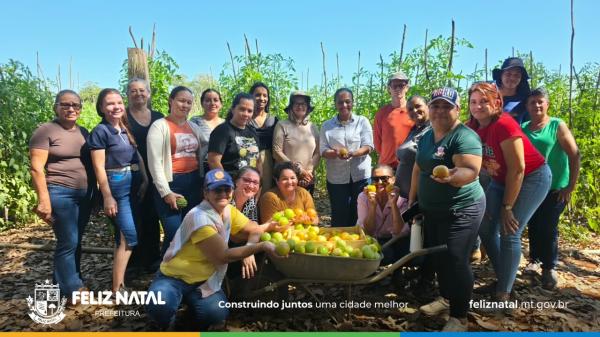 Servidoras do Apoio em Nutrição Escolar realizam visita técnica a produtores rurais que fornecem alimentos para a merenda escolar