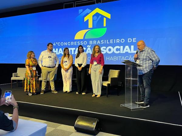 Política habitacional conduzida na gestão de Scheila Pedroso conquista reconhecimento nacional
