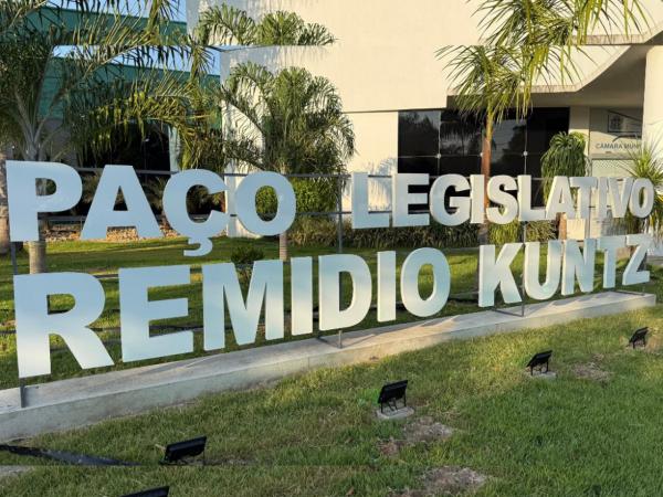 Câmara Municipal passa a ter nome de Paço Legislativo Vereador Remídio Kuntz