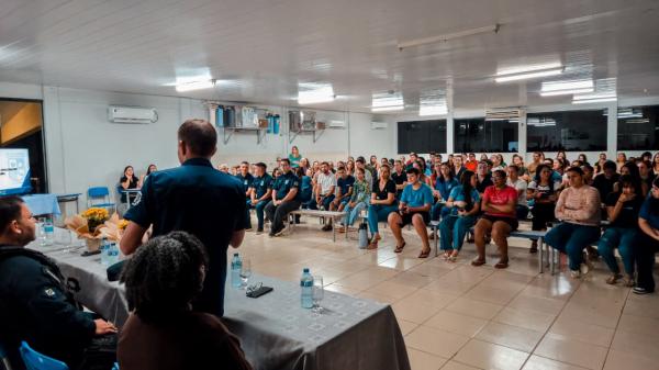 Escola Estadual Cívico-Militar 12 de Abril promove reunião com pais, alunos e comunidade escolar