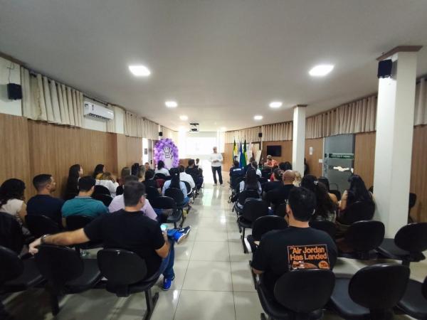 Escola de Saúde Pública capacita profissionais do SUS para atendimento à hanseníase